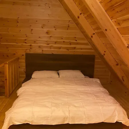 Doga Ile Basbasa Dag Evi * Karadere