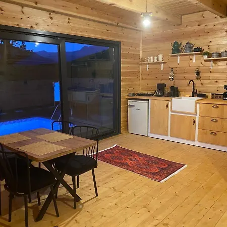 Prázdninový dům Doga Ile Basbasa Dag Evi *
